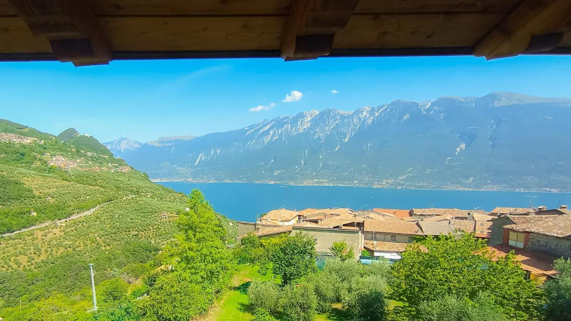 Apartment Albergo Diffuso Borgo Piovere In Tignale Italy