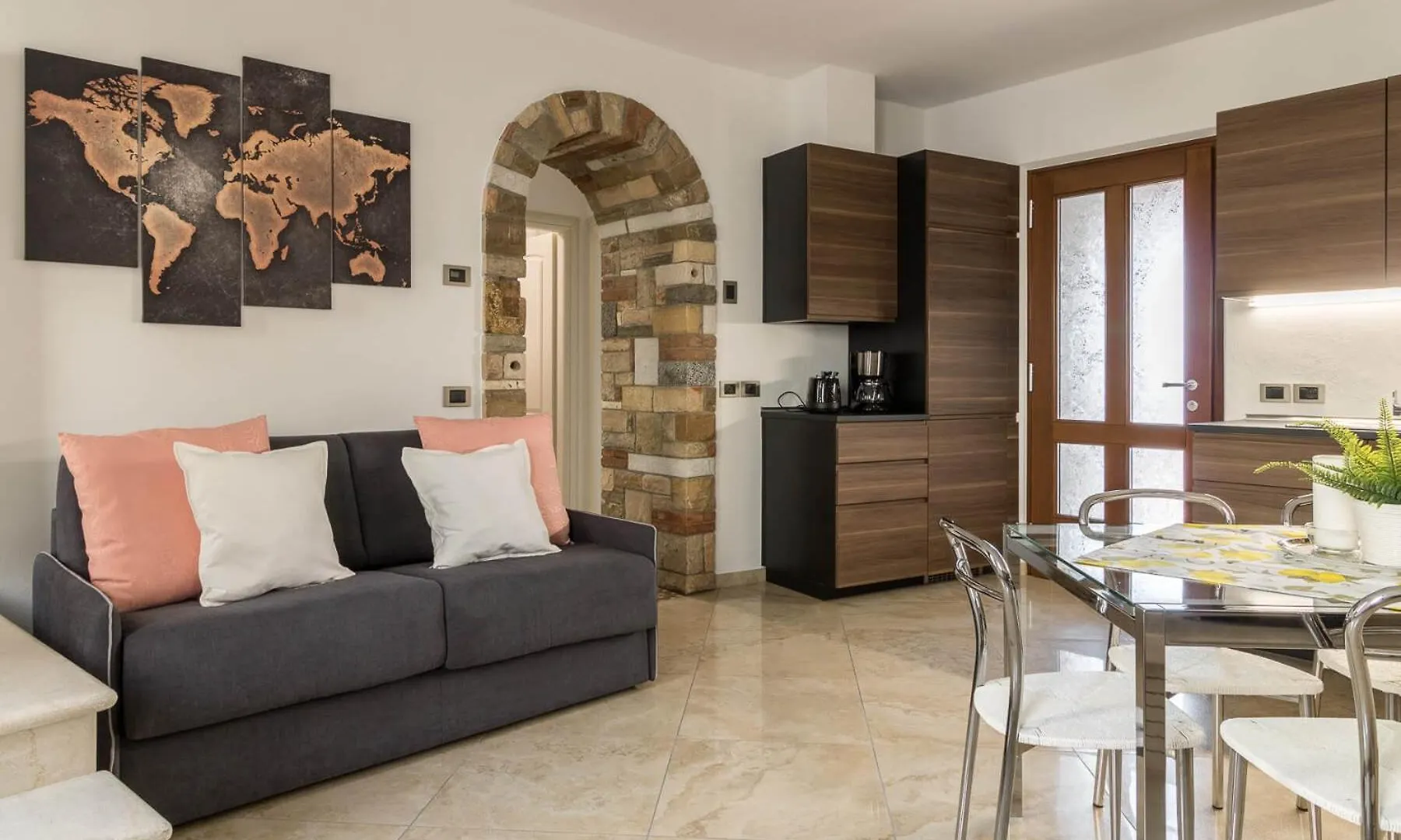 Apartment Albergo Diffuso Borgo Piovere In Tignale