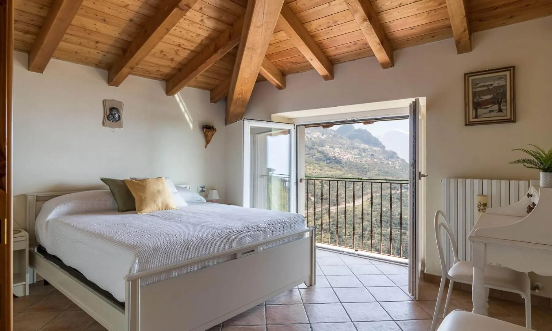 Apartment Albergo Diffuso Borgo Piovere In Tignale