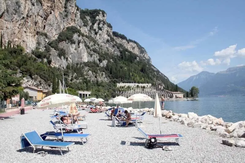 Apartment Albergo Diffuso Borgo Piovere In Tignale Italy